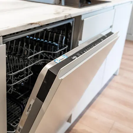 Escadaria 21 By House And People