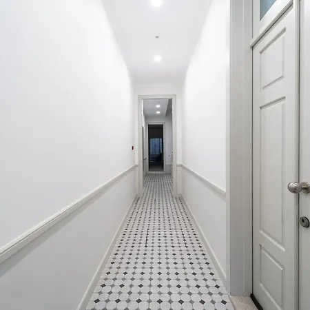 דירה Escadaria 21 By House And People בראגה