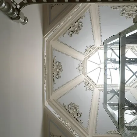 Escadaria 21 By House And People דירה *